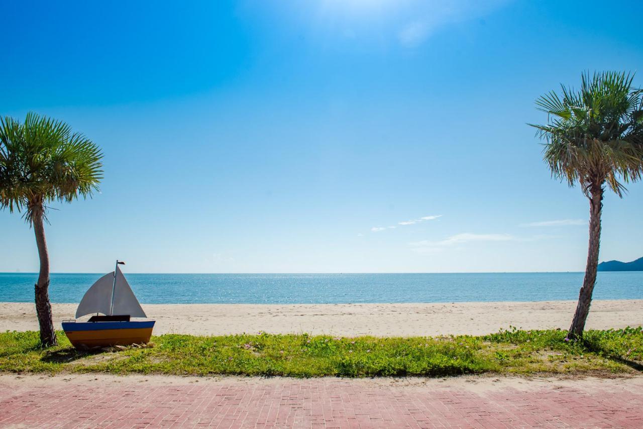 סאם רוי יוט The Beach Village Resort מראה חיצוני תמונה